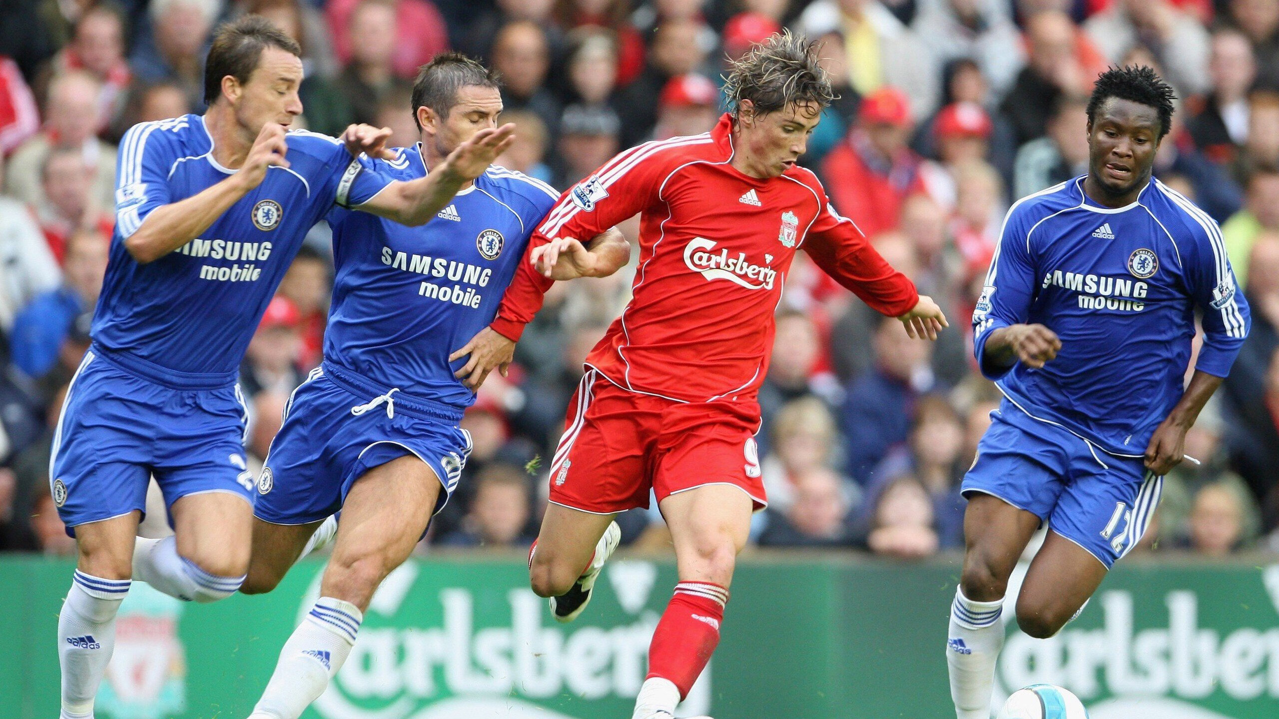 “简阳文体中心：全球顶级选手争霸羽毛球赛场”