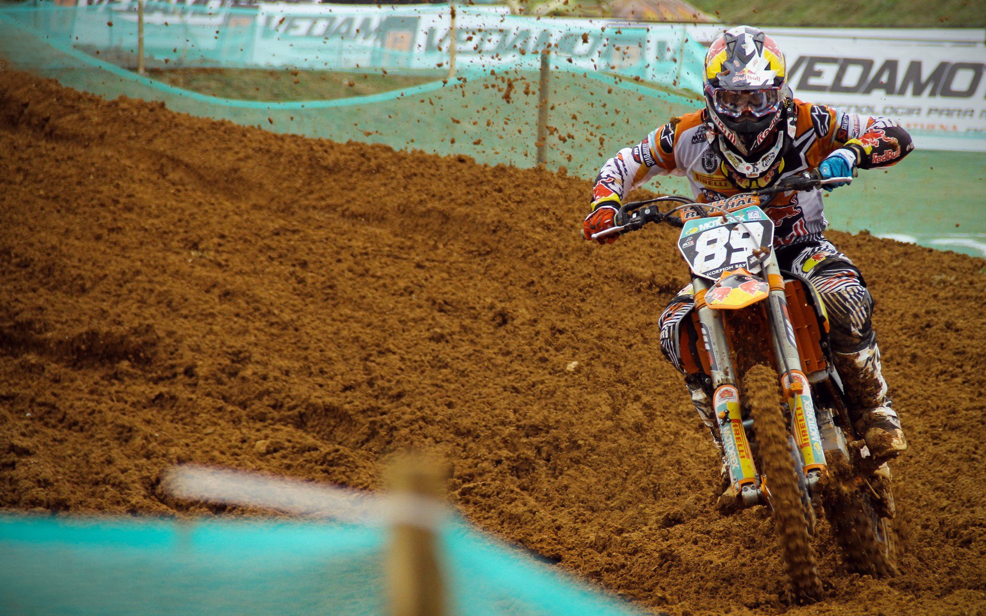 电竞主场氛围打造升级引入更多粉丝互动，电竞战队主场